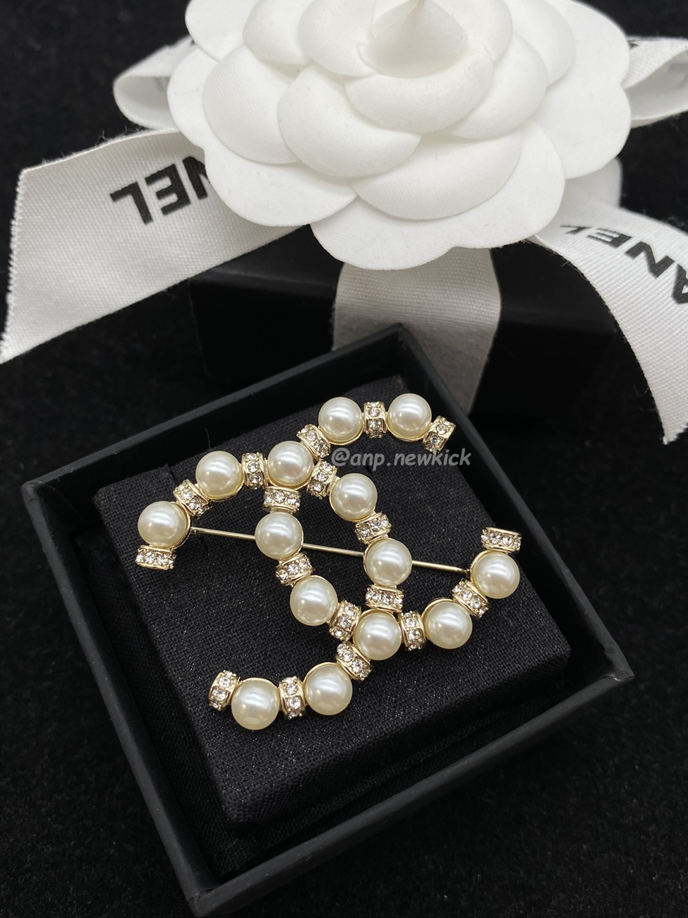 Chanel Glass Pearl Cc Gold Brooch (5) - www.newkick.vip